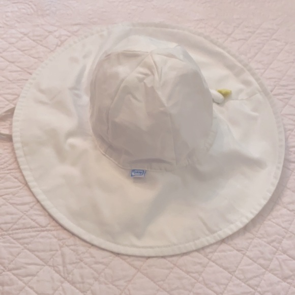 i play. Brim Sun Protection Hat - Picture 4 of 12